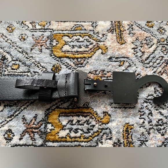 Patricia Nash leather belt - Picture 3 of 10